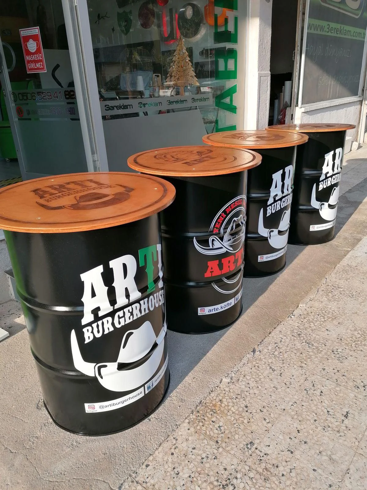 USTA BARREL PRO Ahşap Tablalı Varil Masa (Marka Baskılı)
